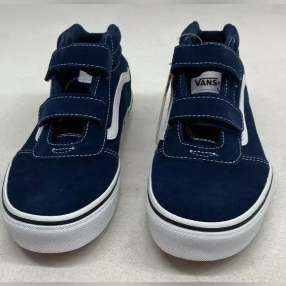 Vans® Ward Mid V Boys' Navy Sneakers Size M5 NWT MSRP $59.99 - Picture 2 of 7
